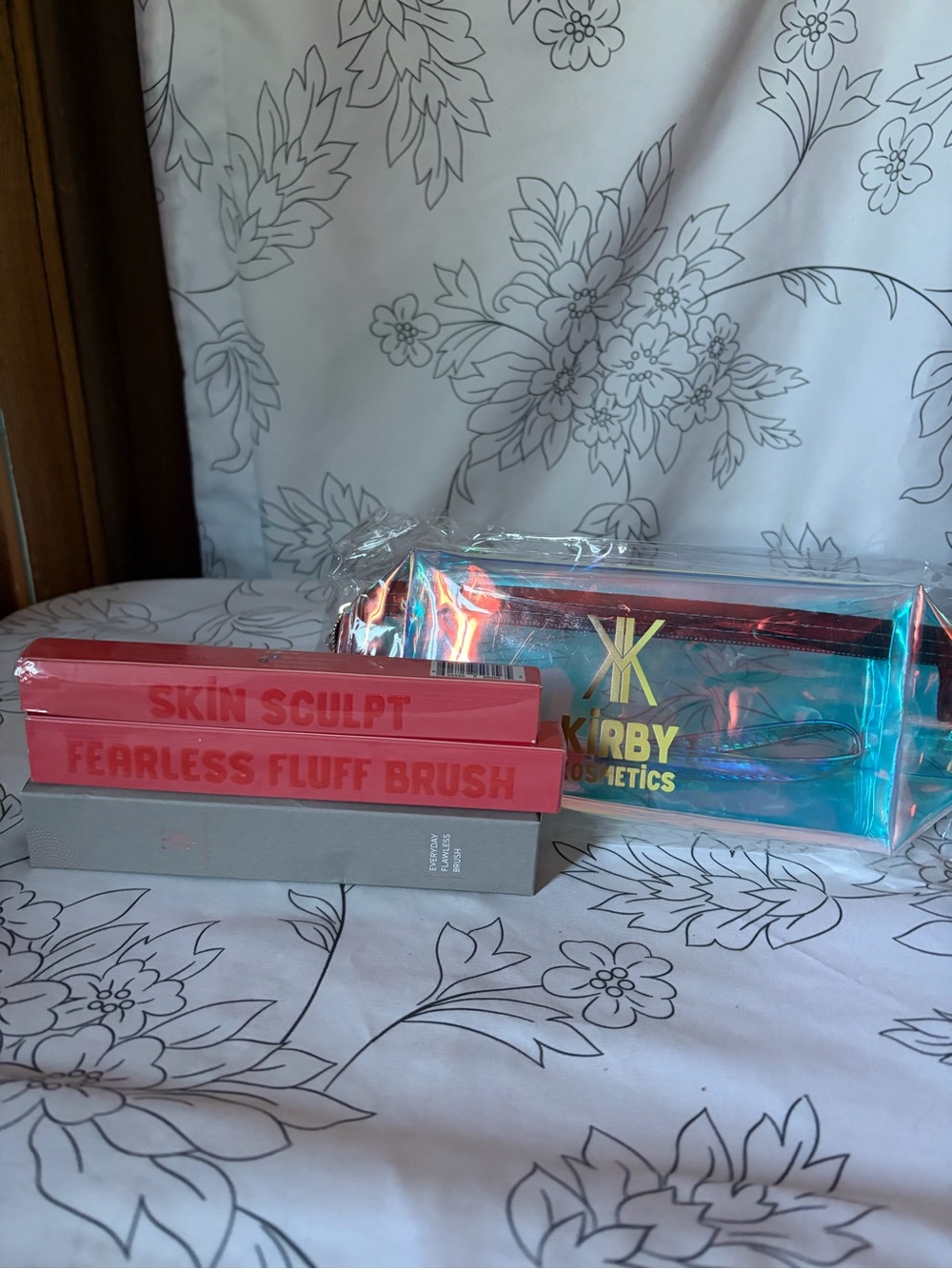 Kirby Cosmetics Brush Bundle. Fearless Fluff Brush, Skin Sculpt brush